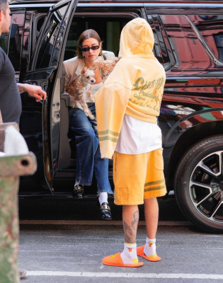12.05 | Justin e Hailey Bieber em Nova York.
