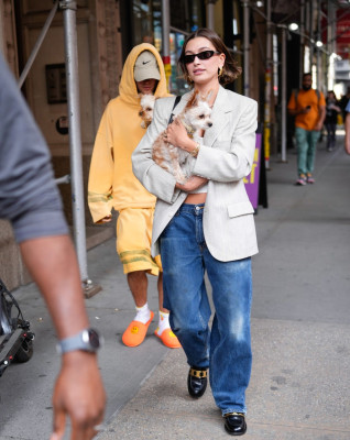 12.05 | Justin e Hailey Bieber em Nova York.