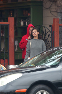11.01 | Justin Bieber andando de bicicleta em Los Angeles, CA