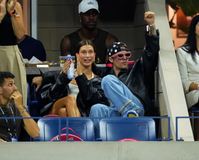 01.09 | Justin e Hailey Bieber no US Open de Tênis.