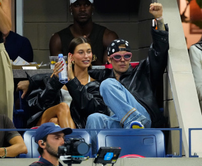 01.09 | Justin e Hailey Bieber no US Open de Tênis.