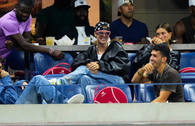 01.09 | Justin e Hailey Bieber no US Open de Tênis.