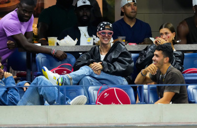 01.09 | Justin e Hailey Bieber no US Open de Tênis.