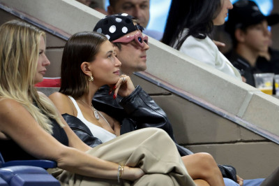 01.09 | Justin e Hailey Bieber no US Open de Tênis.
