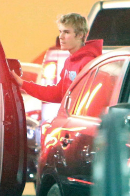 11.01 | Justin Bieber no hotel Montage em Beverly Hills, CA