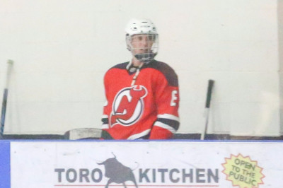 11.01 | Justin Bieber jogando hóquei no Los Angeles Kings Valley Ice Center em Ventura, Califórnia