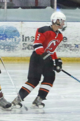 11.01 | Justin Bieber jogando hóquei no Los Angeles Kings Valley Ice Center em Ventura, Califórnia
