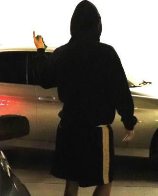 11.02 | Justin Bieber no hotel Montage em Beverly Hills, Califórnia