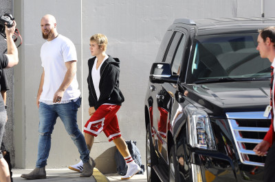 11.04 | Justin Bieber chegando na Hillsong Conference em Los Angeles, CA