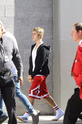 11.04 | Justin Bieber chegando na Hillsong Conference em Los Angeles, CA