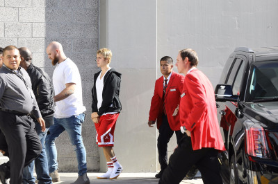 11.04 | Justin Bieber chegando na Hillsong Conference em Los Angeles, CA