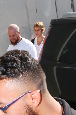 11.04 | Justin Bieber chegando na Hillsong Conference em Los Angeles, CA