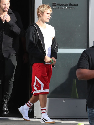 11.04 | Justin Bieber deixando à Hillsong Conference em Los Angeles, CA