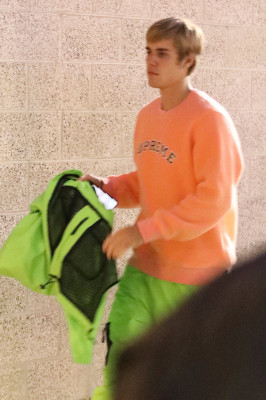 11.04 | Justin Bieber deixando à Hillsong Conference em Los Angeles, CA