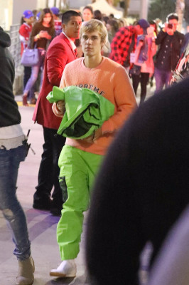 11.04 | Justin Bieber deixando à Hillsong Conference em Los Angeles, CA