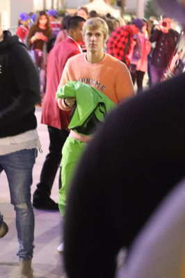 11.04 | Justin Bieber deixando à Hillsong Conference em Los Angeles, CA