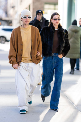 24.01 | Justin e Hailey Bieber em Nova York.