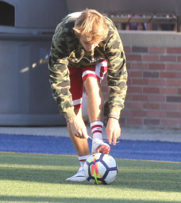 11.07 | Justin Bieber jogando bola em Los Angeles, Califórnia
