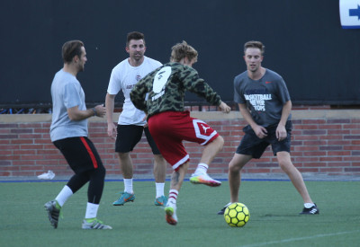 11.07 | Justin Bieber jogando bola em Los Angeles, Califórnia