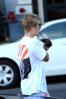 11.08 | Justin Bieber em Los Angeles, Califórnia