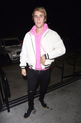 15.11 | Justin Bieber chegando no LA Kings Valley Ice Center em Panorama City, CA