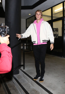 15.11 | Justin Bieber chegando no LA Kings Valley Ice Center em Panorama City, CA