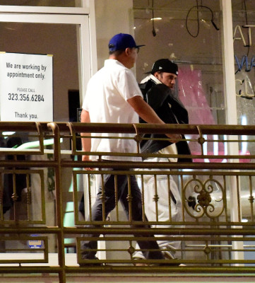 17.04 | Aparição em Los Angeles, Califórnia.