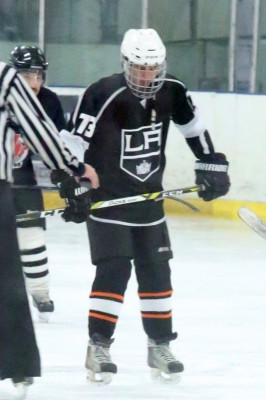 15.11 | Justin Bieber jogando hóquei no LA Kings Valley Ice Center em Panorama City, CA