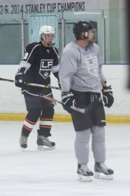 15.11 | Justin Bieber jogando hóquei no LA Kings Valley Ice Center em Panorama City, CA