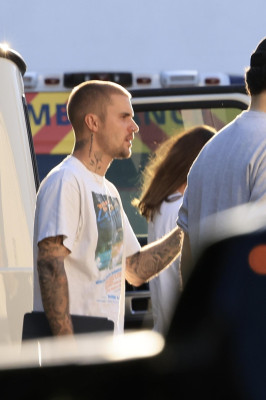 30.05 | Durante um jantar no Escuela em Los Angeles