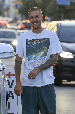 30.05 | Durante um jantar no Escuela em Los Angeles