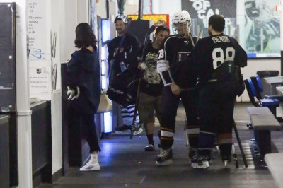 15.11 | Justin Bieber no LA Kings Valley Ice Center em Panorama City, CA
