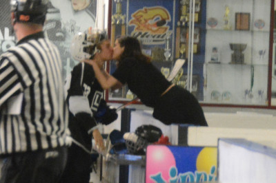 15.11 | Justin Bieber no LA Kings Valley Ice Center em Panorama City, CA