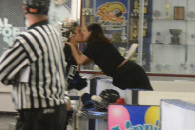 15.11 | Justin Bieber no LA Kings Valley Ice Center em Panorama City, CA