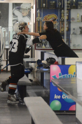 15.11 | Justin Bieber no LA Kings Valley Ice Center em Panorama City, CA