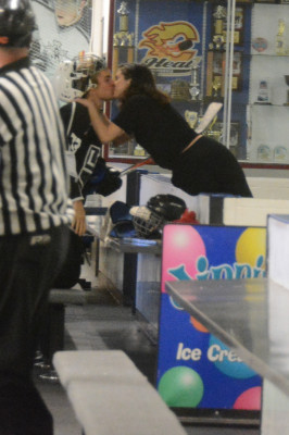15.11 | Justin Bieber no LA Kings Valley Ice Center em Panorama City, CA