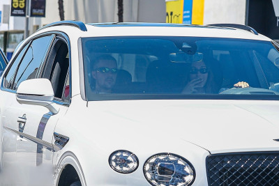 30.05 | Justin e Hailey Bieber chegando no Spa em Los Angeles