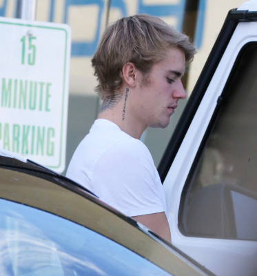 17.11 | Justin Bieber em Hollywood, Califórnia