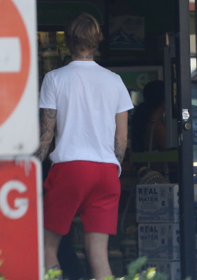 17.11 | Justin Bieber em Hollywood, Califórnia
