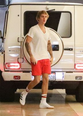 17.11 | Justin Bieber em Hollywood, Califórnia