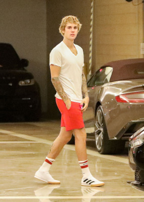 17.11 | Justin Bieber em Hollywood, Califórnia