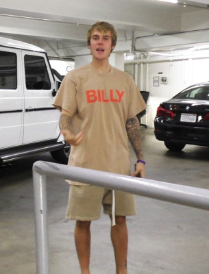 27.11 | Justin Bieber em Beverly Hills, Califórnia