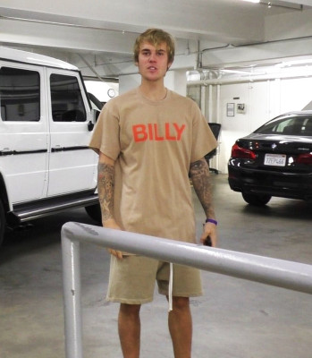 27.11 | Justin Bieber em Beverly Hills, Califórnia