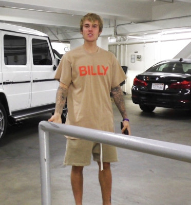 27.11 | Justin Bieber em Beverly Hills, Califórnia
