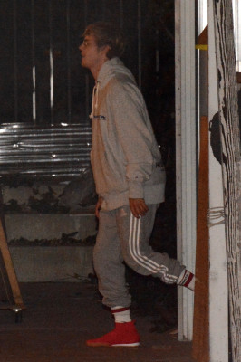 29.11 | Justin Bieber chegando no Saban Theatre em Beverly Hills, Califórnia