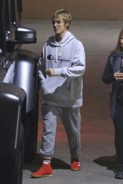 29.11 | Justin Bieber deixando no Saban Theatre em Beverly Hills, Califórnia