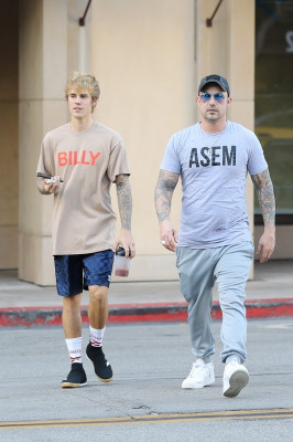 30.11 | Justin Bieber e Jeremy Bieber em Beverly Hills, Califórnia