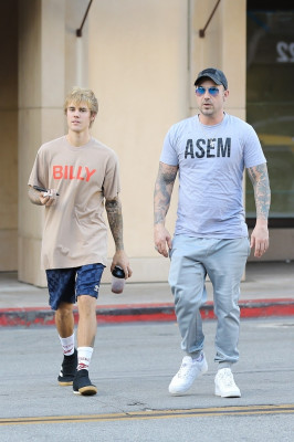 30.11 | Justin Bieber e Jeremy Bieber em Beverly Hills, Califórnia
