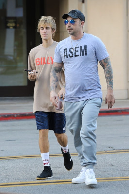 30.11 | Justin Bieber e Jeremy Bieber em Beverly Hills, Califórnia