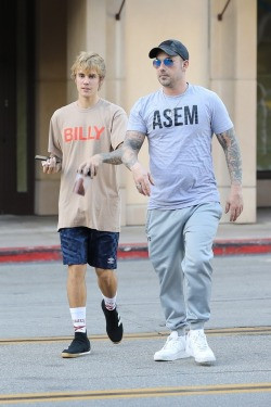 30.11 | Justin Bieber e Jeremy Bieber em Beverly Hills, Califórnia